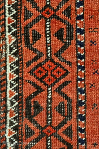 Antique Baluch rug with rare design, both border and especially field, tight weave - 19th century - 2'10 x 4'8 - 86 x 142 cm.        