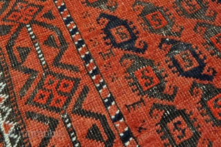Antique Baluch rug with rare design, both border and especially field, tight weave - 19th century - 2'10 x 4'8 - 86 x 142 cm.        