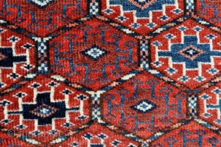 Turkmen Salatchak Rug - 3'2 x 2'11 - 96 x 89 cm.                     
