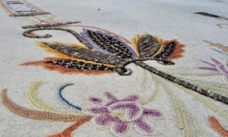 Ottoman Embroidery Prayer rug - silk and metal thread on felt - usually attributed to Bursa - 3'3 x 5'1 - 99 x 155 cm.
        