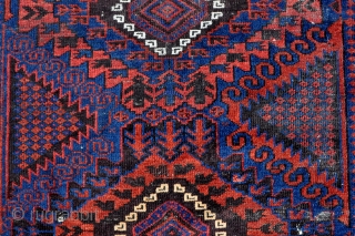 Exceptional Timuri Baluch rug with complete Kilim ends - 4'1 x 6'10 ft. - 125 x 208 cm.               