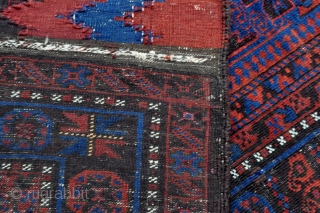 Exceptional Timuri Baluch rug with complete Kilim ends - 4'1 x 6'10 ft. - 125 x 208 cm.               