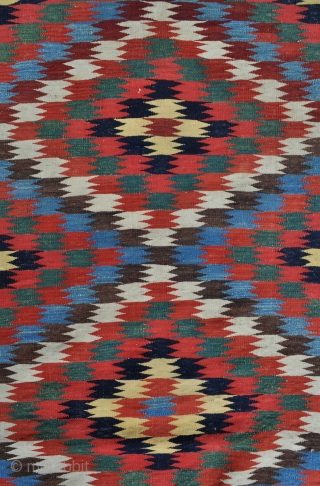 Qashqai Kilim with Fine Weave, Wonderful Clear natural colors and Nice small size - 4'4 x 6'8 - 132 x 203 cm.           