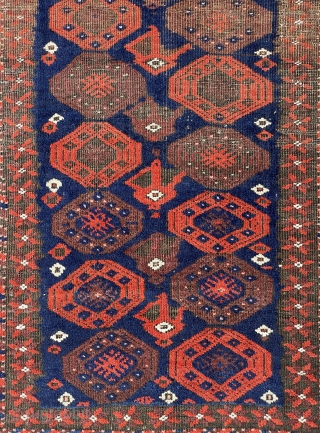 Baluch Rug from circa 1900 - 3'1 x 5'4 - 95 x 162 cm - colors and wool more vivid in person - slightly lower pile in the middle - tight weave. 