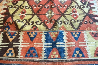 Small Central Anatolian "Elibelinde" Kilim with all natural colors including aubergine and shades of apricot/orange in good condition, probably 3rd quarter of 19th c. 3'0 x 4'10 ft. - 92 x 147  ...