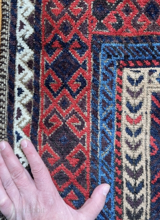 Beautiful Antique Baluch Rug with great natural colors, funky field drawing on camel wool field in remarkable condition - 3'3 x 5'6 - 100 x 170 cm      