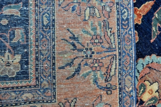 Antique Sarouk rug - 4'2 x 6'6 ft. - 127 x 197 cm.                    