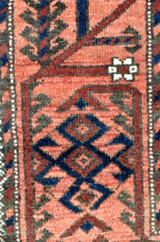 Antique Baluch rug with Khaf Guls and a very well drawn bold Mina-khani border. The glossy silky wool pile adds to its visual charm as well. - 3'3 x 5'5 - 99  ...