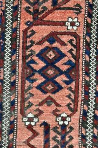 Antique Baluch rug with Khaf Guls and a very well drawn bold Mina-khani border. The glossy silky wool pile adds to its visual charm as well. - 3'3 x 5'5 - 99  ...