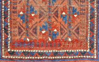 Antique Baluch rug, Great colors and Good age - circa 1850-60 - 2'4 x 3'11 - 71 x 119 cm.             