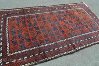 Antique Baluch rug - symmetrically knotted - circa 1870-80 - 2'8 x 4'6 - 81 x 137 cm.               