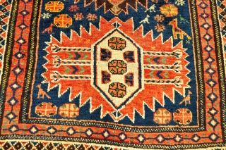 Charming small NW Persian Tribal rug - about 3'5 x 4'4 ft. - 105 x 132 cm.                