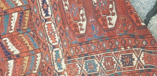 A fine antique Yomut carpet.280x183.
Good original conditon. Selvage is missing .

All good colours fine weave. Please ask if you.need additional info.            