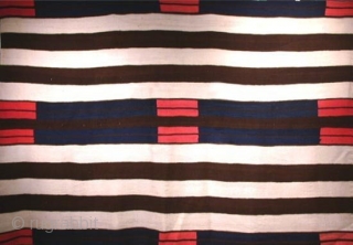       Here's a beautiful REPRODUCTION of a 2nd. Phase Navajo Chiefs Blanket.

      It is woven of heavy wool on a wool foundation,  ...