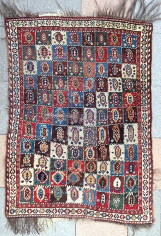 Pretty small Qashqayi rug with variant forms of Boteh in cartouches .
Very nice colors and wool . Condition as photos. please don't ask for more details ! thanks.
Size : 115x85cm 
Price :  ...