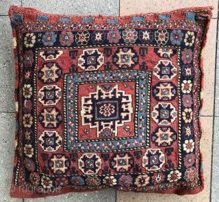 Lovely Shahsevan bag in great condition , beautiful and fresh colors ! variant details on , 19Th century . size : 56x57cm           