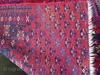 September sale :
A 6 guls Tekeh Chuval with cotton highlights and nice colors ;
Circa : 19TH.
Size : 127x77cm               