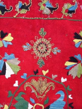 Beautiful example of Kungrat ( or Kirghiz ) Silk and gold embroidered.
Size : 52x47cm
Circa : 19th.                 