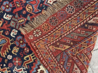 Khamseh rug with colorful tribal birds 
Size 205x150 cm in good condition 
Circa 1900                   