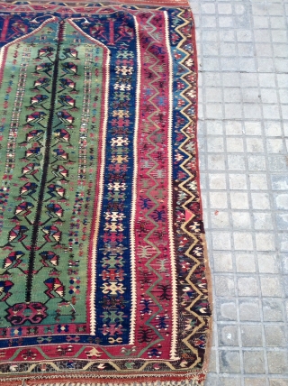 Anatolian. Kilim  Prayer very beautiful  colors and very fine 150 years old 
Good condition  size. 140x105              