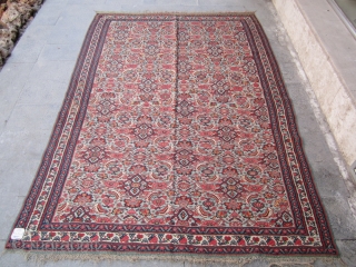 Old Senneh kilim.
vegetable dyes 120 years old.
wool on wool very fine size 200x137.                    