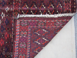 Turkmen chuval 100years old or more.
size 110x72                          