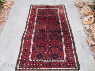 Old Baluch vegetable dyes 19th.
good condition size 165x100.                         