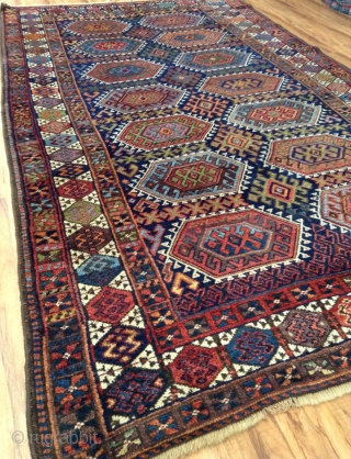 Antique Jeff Kurdish excellent condition .
Size. 255x145                          