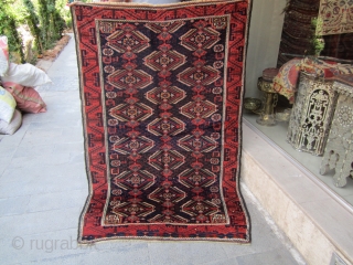 Old baluch natural colors 120 years old.
very good condition. full pile.size 175x115                     