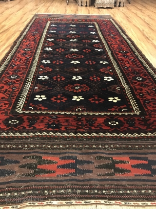 Antique Baluch Natural Colors and very good condition 
Size 280x120                       