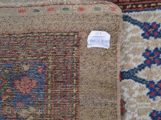 Carpet from Sarrab area in good condition painted in vegetable colours dating from 1900 size : 4,45 /115               