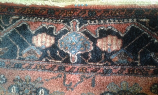 On offer is a kurdish-bidjar rug with unique pattern.
Material:wool on cotton
Dye colour
Size:90cm*80cm
The name of the last king of iran is knotted on the rug:آریامهر         