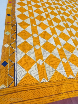 Antique Varida bagh, which roughly translates to "garden of the wedding trousseau," is a style of chaddar or shawl worn in Punjabi wedding rituals. It features exquisite bagh embroidery. This northern Indian  ...