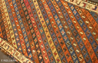 Antique Azerbaijani Sumak Carpet, ca. 1920,

125 × 74 cm (4' 1" × 2' 5"),


The price for Extra EU citizens/UE Companies: €778.00

            