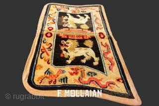 Beautiful Antique Tibetan Saddle Rug with Fu-Dog Motif, 19th Century

98 × 57 cm (3' 2" × 1' 10"),



               