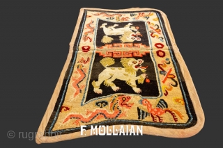 Beautiful Antique Tibetan Saddle Rug with Fu-Dog Motif, 19th Century

98 × 57 cm (3' 2" × 1' 10"),



               