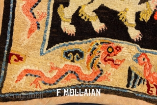 Beautiful Antique Tibetan Saddle Rug with Fu-Dog Motif, 19th Century

98 × 57 cm (3' 2" × 1' 10"),



               