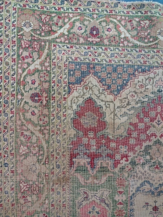 Beautiful Antique Kayseri Rug
165 x 120 in CM.                         