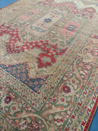 Beautiful Antique Kayseri Rug
165 x 120 in CM.                         