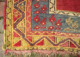 Old Anatolian-- approx 3 x 5. Possibly an antique Mudjar(?) And God knows how old. It looks ancient. Thick and floppy with really nice colors. What's going on in the middle? frayed  ...