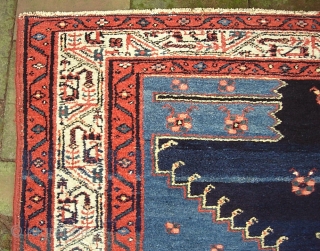 Malayer-- 4 ft 5 x 7 ft 2. Sarouk weave with ferocious open field design. We just posted a whole slug of fresh stuff. Check it out @ http://www.montaine-antiques.com/oriental-rugs/    