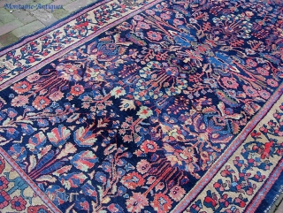 Bahktiari...emulating a Lilihan. 5 ft 8 inches by 9 ft 9 inches. Handsome deco rug and a great size. Some very pretty colors in this. Condition is excellent with thick pile all  ...
