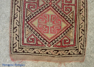 Anatolian Yastik-- 1 ft 7 by 3 ft. 3 Inches. early one. w/ even pile
                  