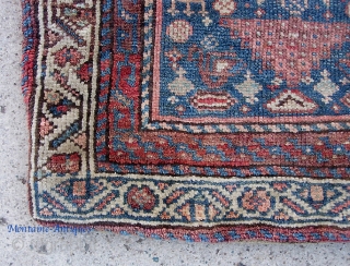 South Persian bag. 19 x 22 inches. Maybe Luri or Qashqai? Nice colors including aubergine. Decent condition. $15 shipping in us.            