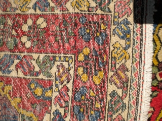 Here is a gorgeous 1920's Bakhtiari with beautiful colors in the oversized 4'x6' size range.  The size is 4'4"x6'5".  Look at these colors!  Great rug!  Thanks!   