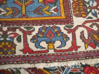 Here is a beautiful Bakhtiari from the 1920's, perfect condition, ready to go, size is 4'6"x6'7".                 