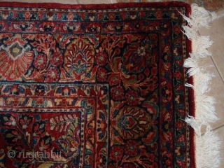 Rug-Pickers find as found: A 1940's Persian Sarouq, measuring 11'x21', in good condition.  Thanks for looking and Happy Holidays.             