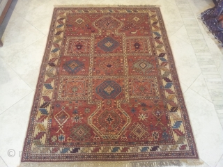antique Caucasian shirvan
late 19th century 
very good condition 
size : 1.20 x 1.83                    