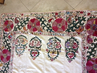 SUZANI BUHARA 
CIRCA 1900 MINT CONDITION NICE COLOR GREAT PRICE
SIZE 1.53 x 2.30                    