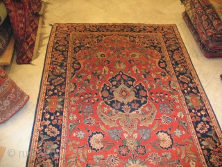 KASHAN CIRCA 1900
Good condition 
Good weaving 
Particular example
size 130 X 204 CM
                     